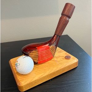 Arnold Palmer pen holder with ball on plaque for office or home.